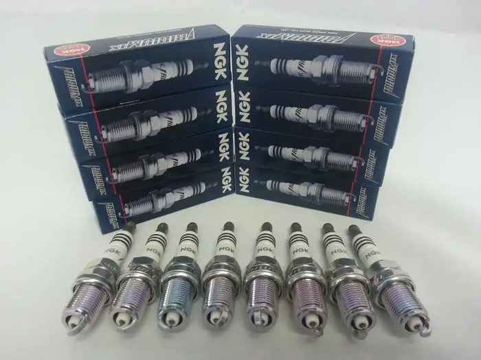 8 New Ngk Iridium Ix Spark Plugs Tr6Ix 3689
