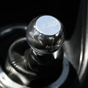 UPR 79-04 Mustang Billet Knob Large Flat Top 4.6 Logo (Pol)